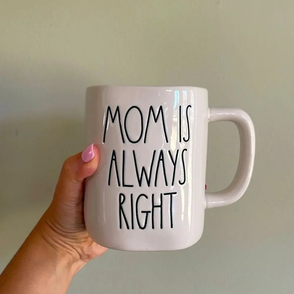 NWOB Rae Dunn moms always right mug